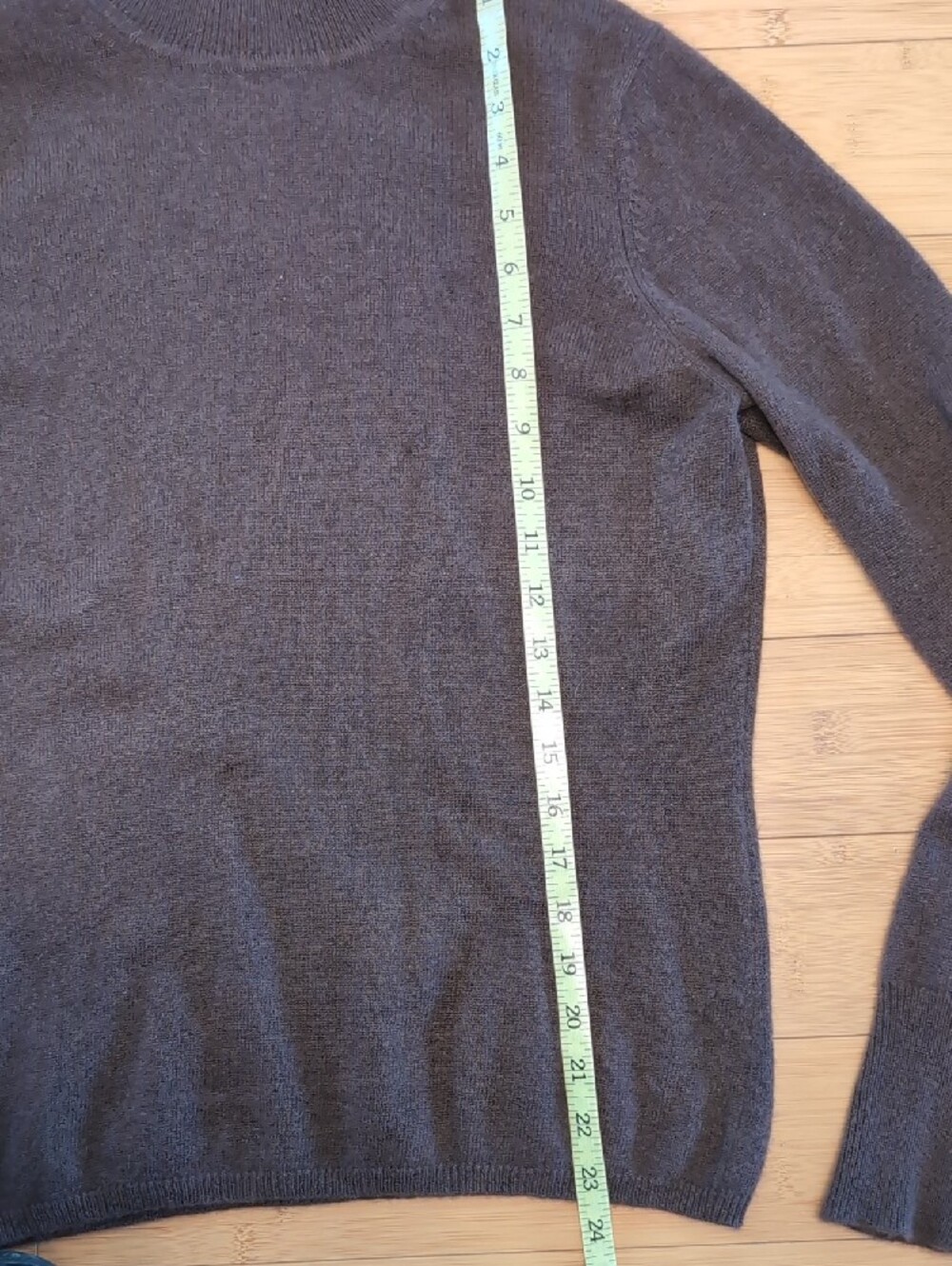 Women's Brown Turtleneck Sweater Cashmere Size Medium - Picture 8 of 8